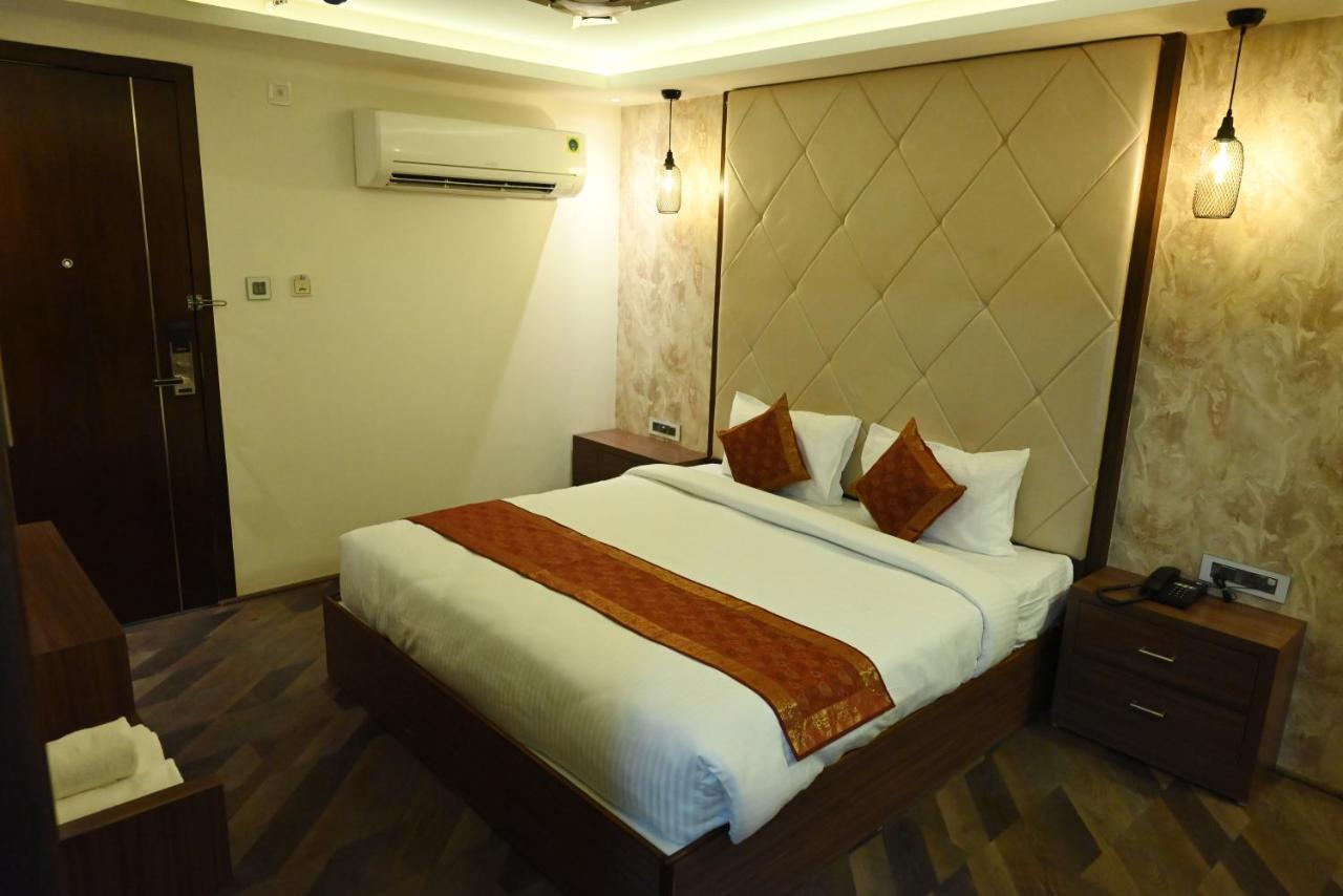 The Triumph Hotel Varanasi Esterno foto