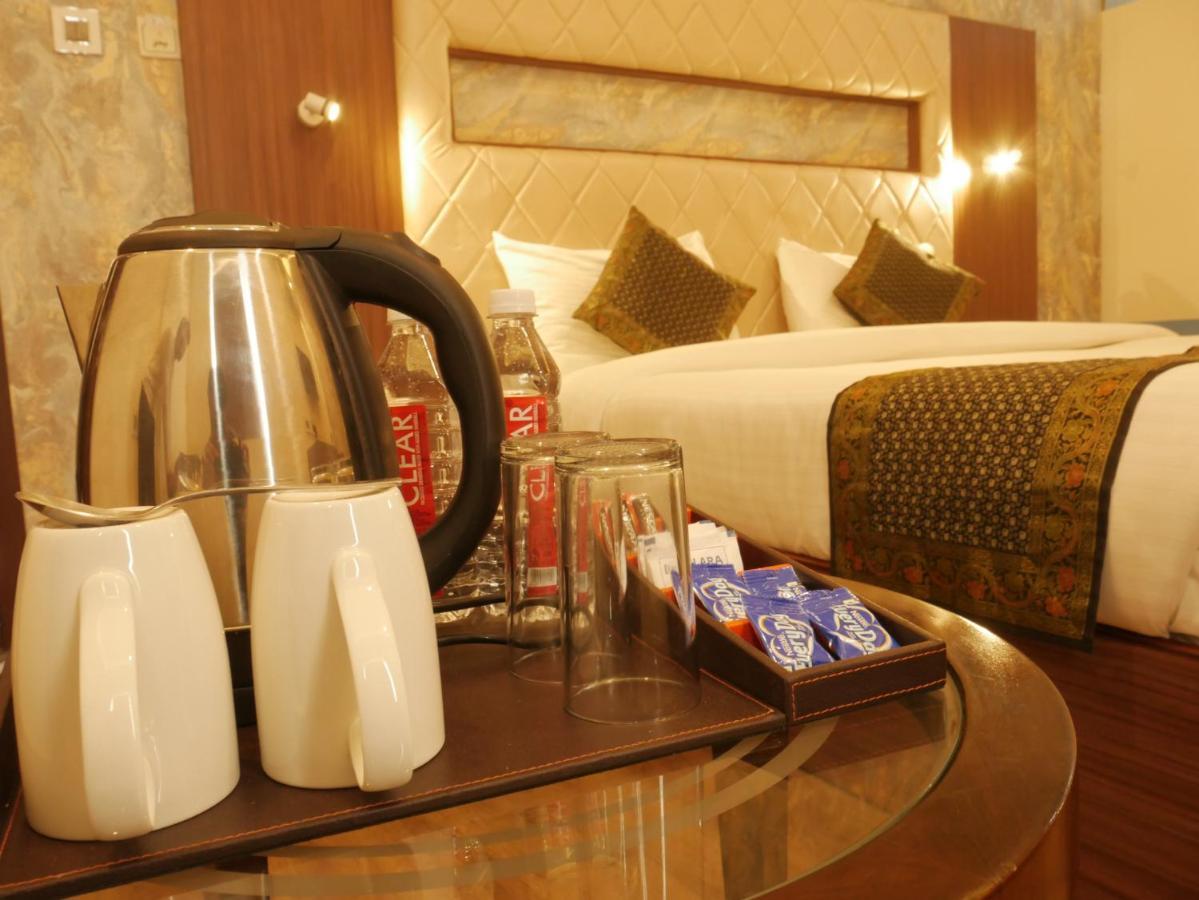 The Triumph Hotel Varanasi Esterno foto