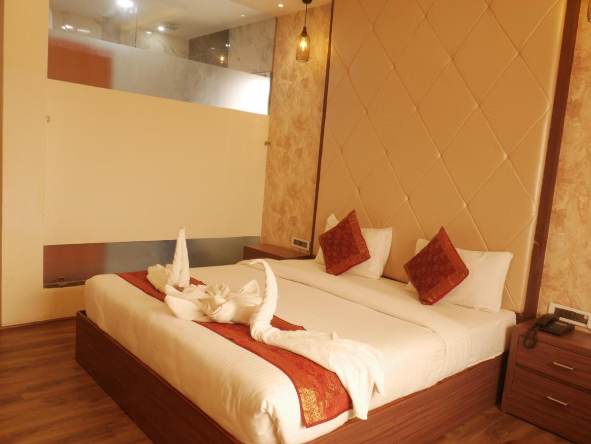 The Triumph Hotel Varanasi Esterno foto