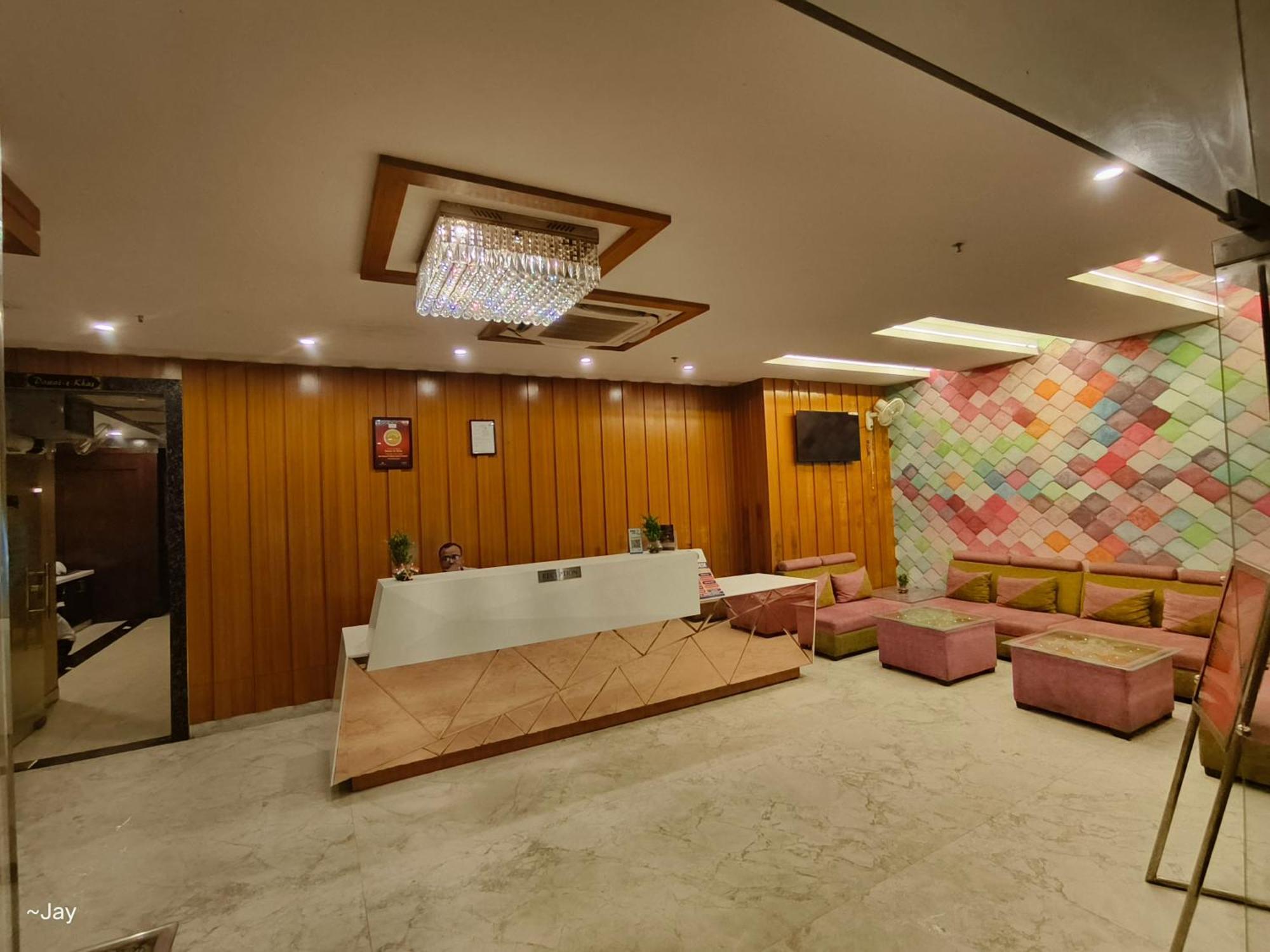 The Triumph Hotel Varanasi Esterno foto