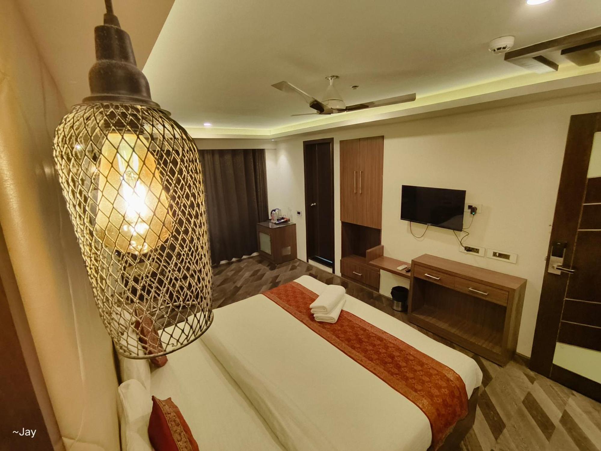 The Triumph Hotel Varanasi Esterno foto