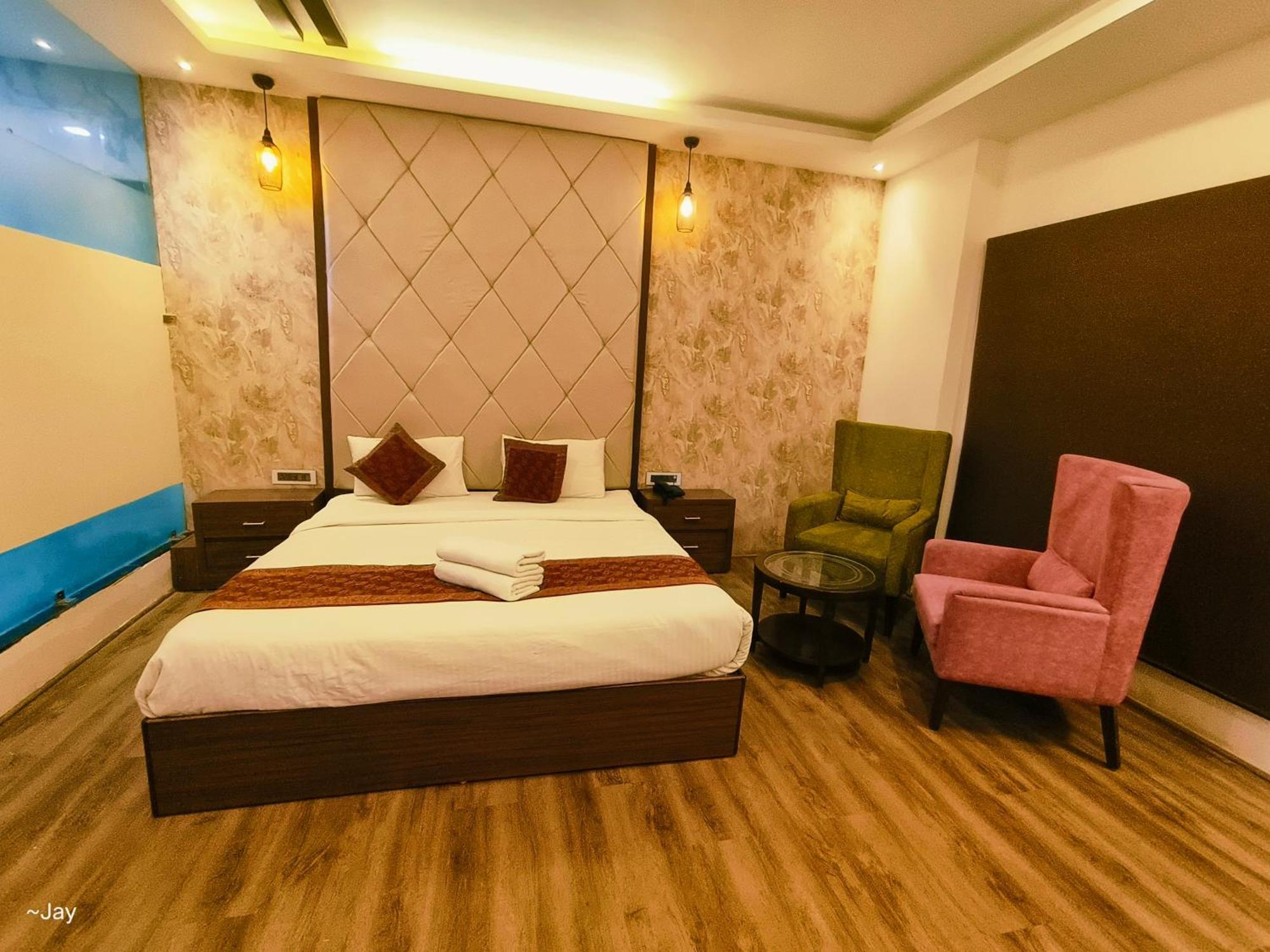 The Triumph Hotel Varanasi Esterno foto